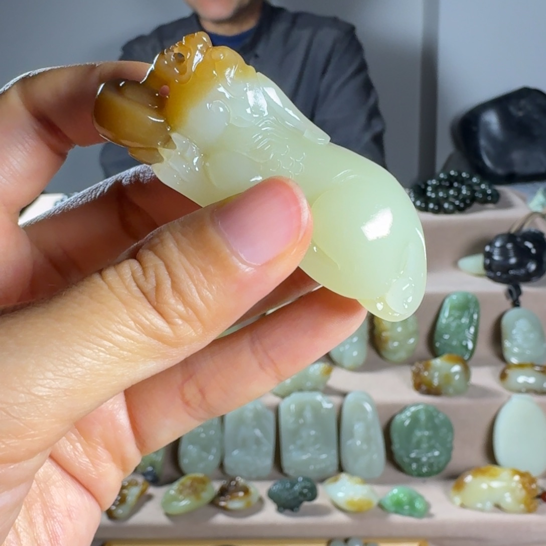 和田玉（糖玉）颈饰未镶嵌