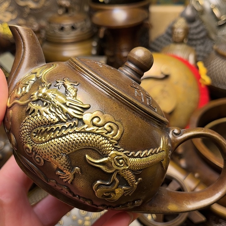 精美铜器批发档口