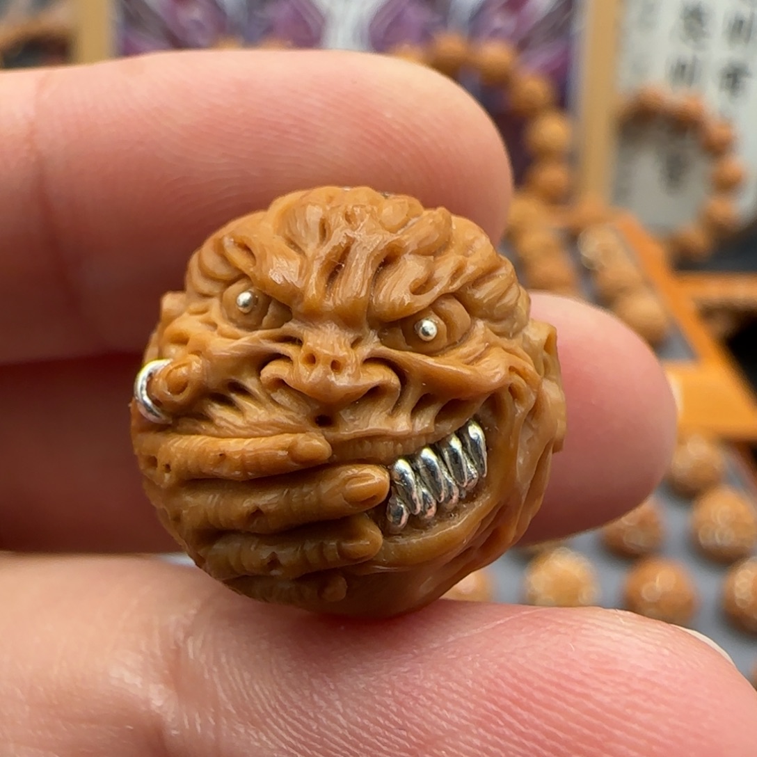 吊坠猴头核桃不语