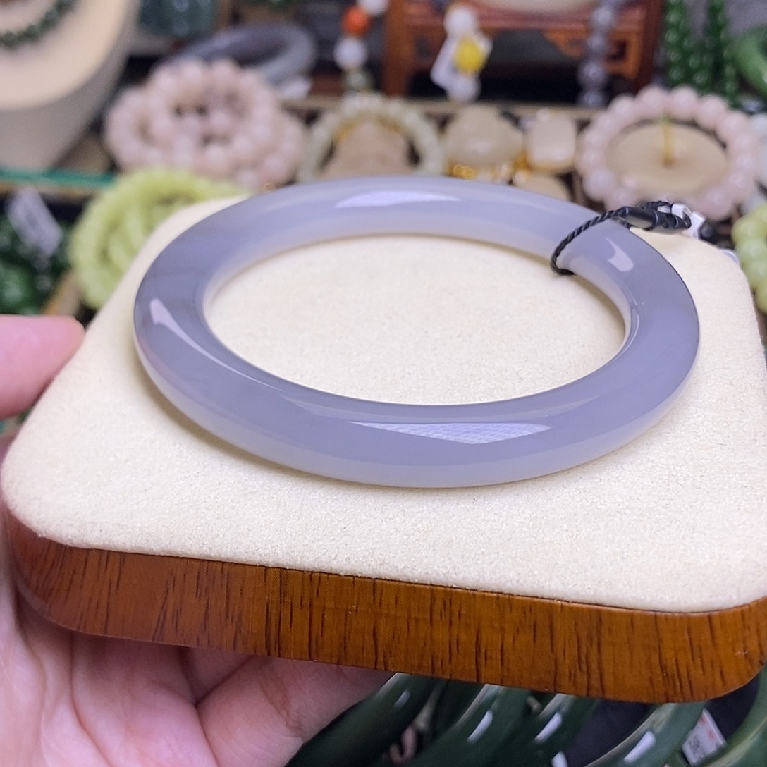 和田玉62福利脂膏级浓烟紫胖圆条手镯未镶嵌