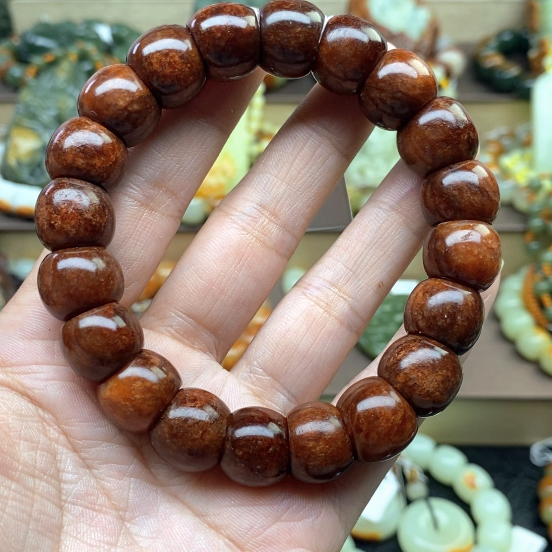 透闪石质玉未镶嵌手串