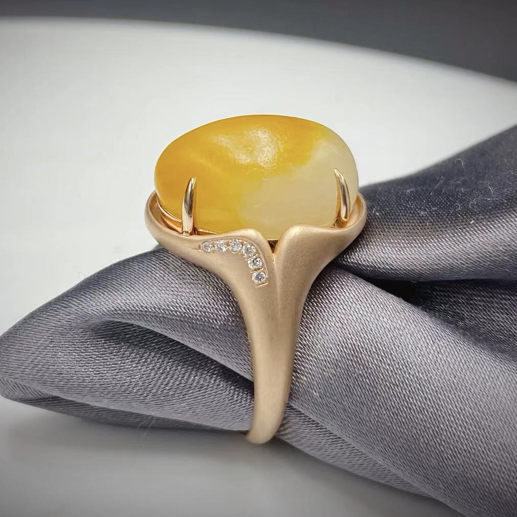 新疆和田玉籽料原籽随型镶嵌18k金玉质细腻油润油性好天然皮色