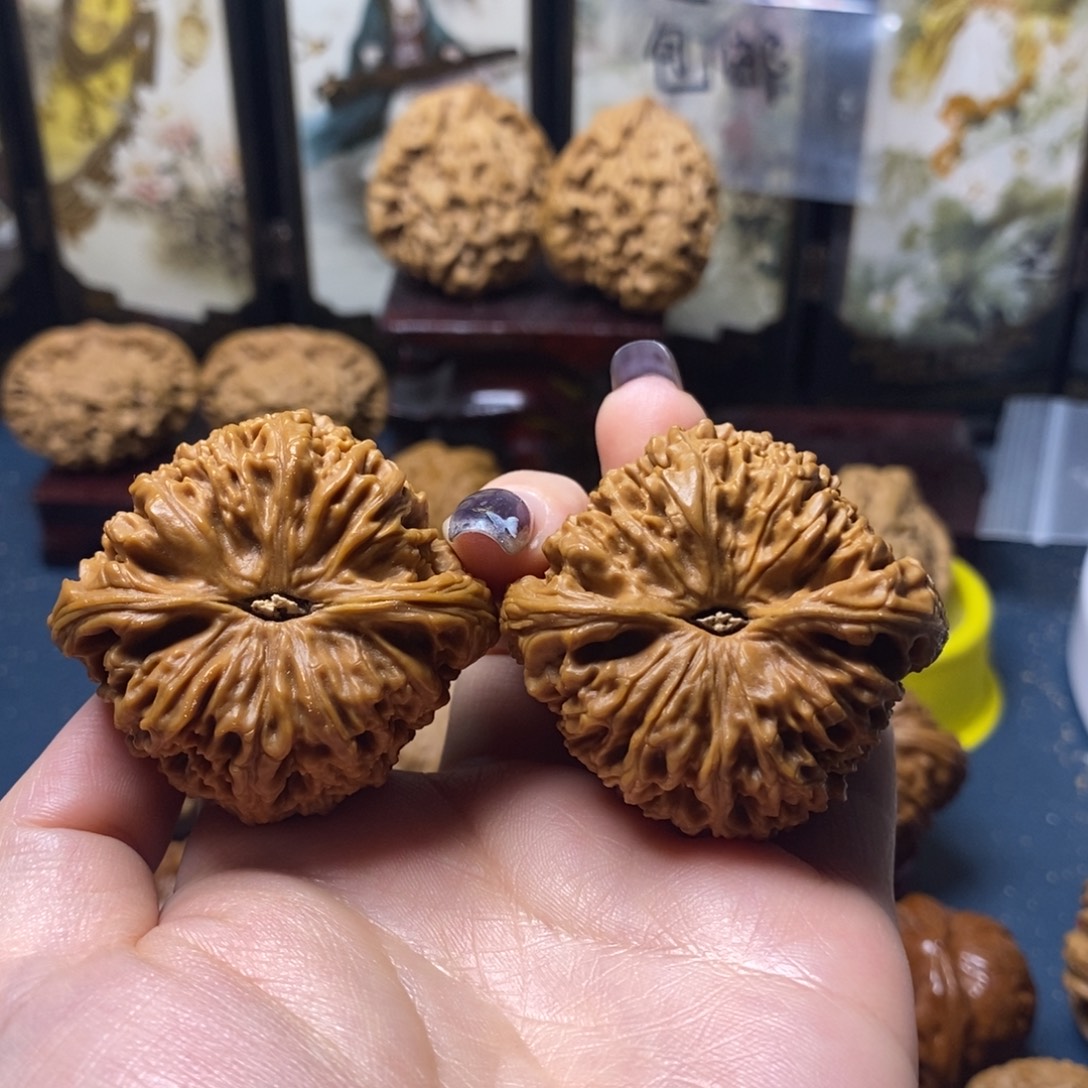 骑***缝吊坠文玩核桃南疆44尺66