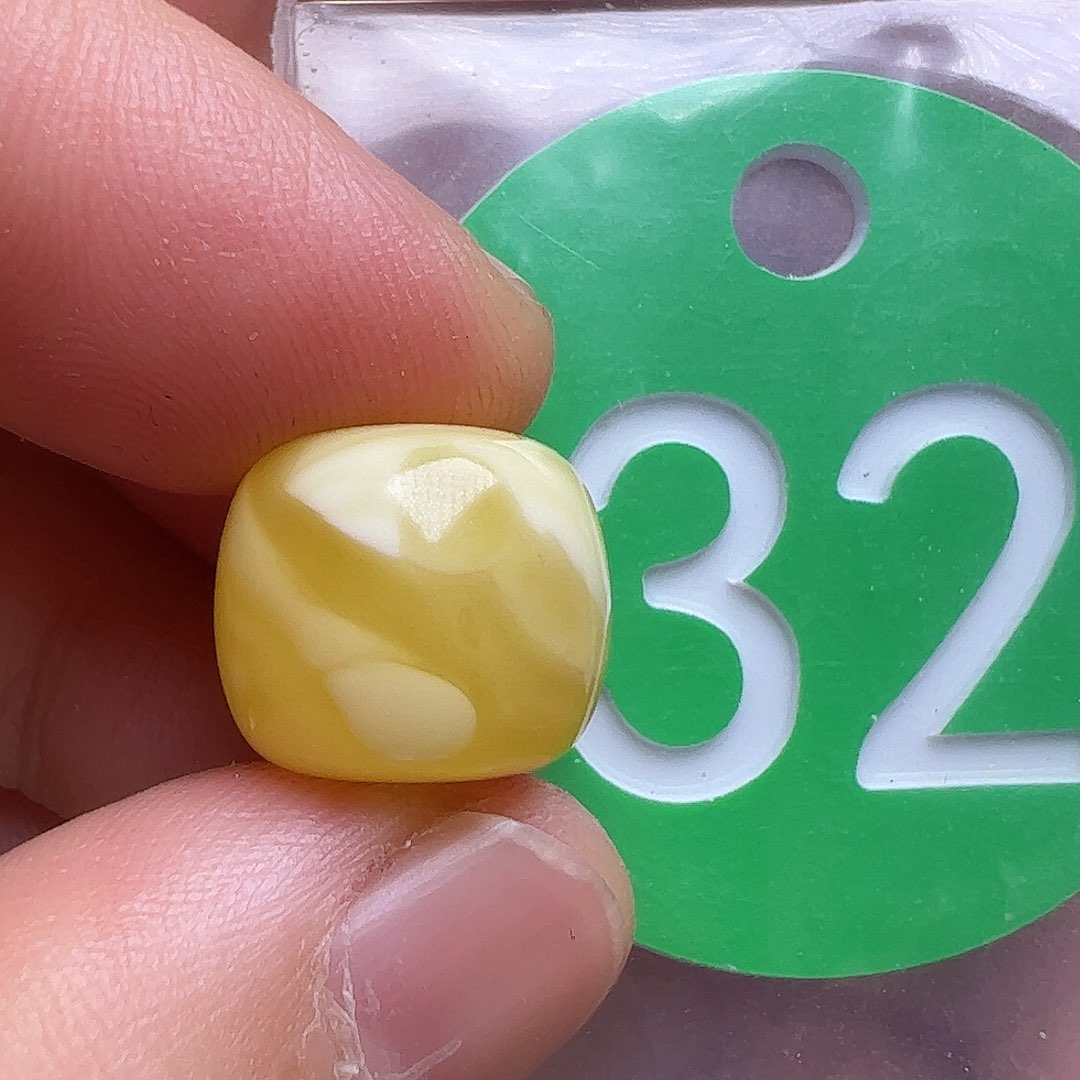 蜜蜡未镶嵌珠宝奇石12.8m m