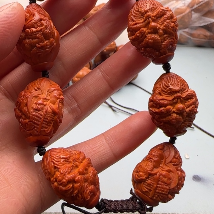 橄榄核手串雕刻工艺