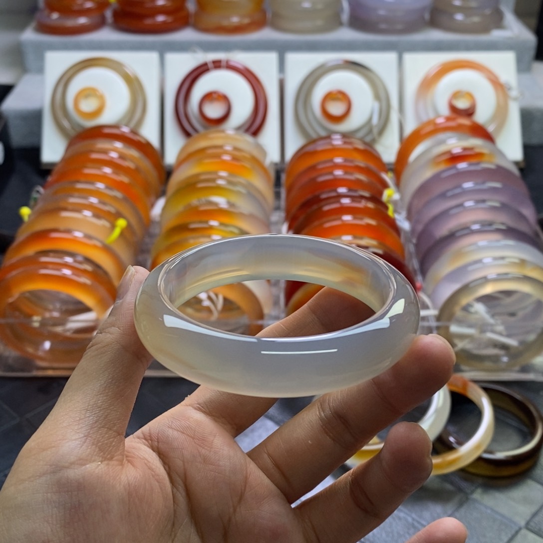 手镯玛瑙/玉髓未镶嵌