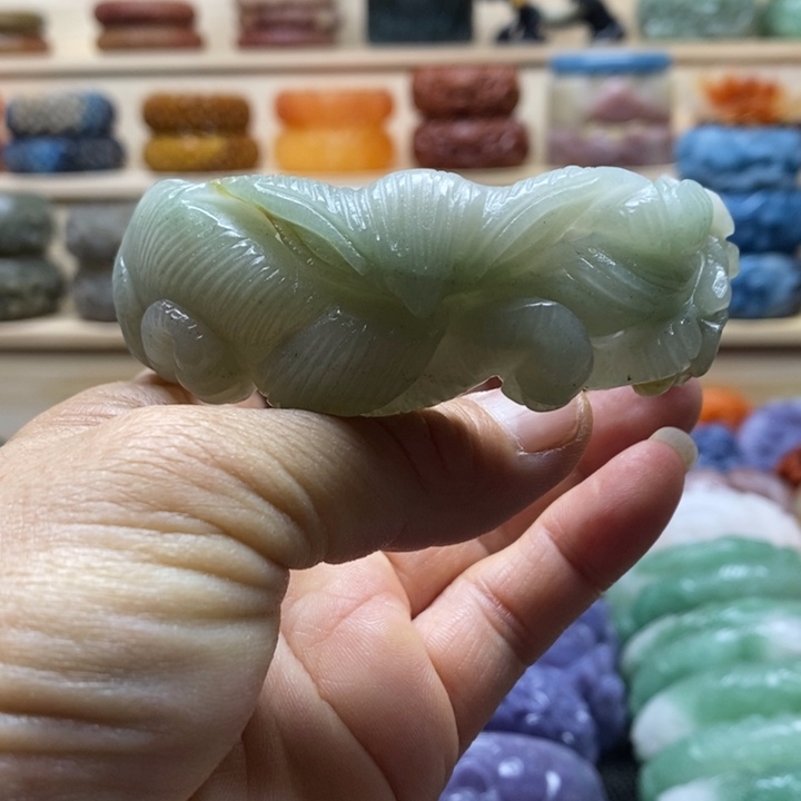 未镶嵌手镯石英质玉