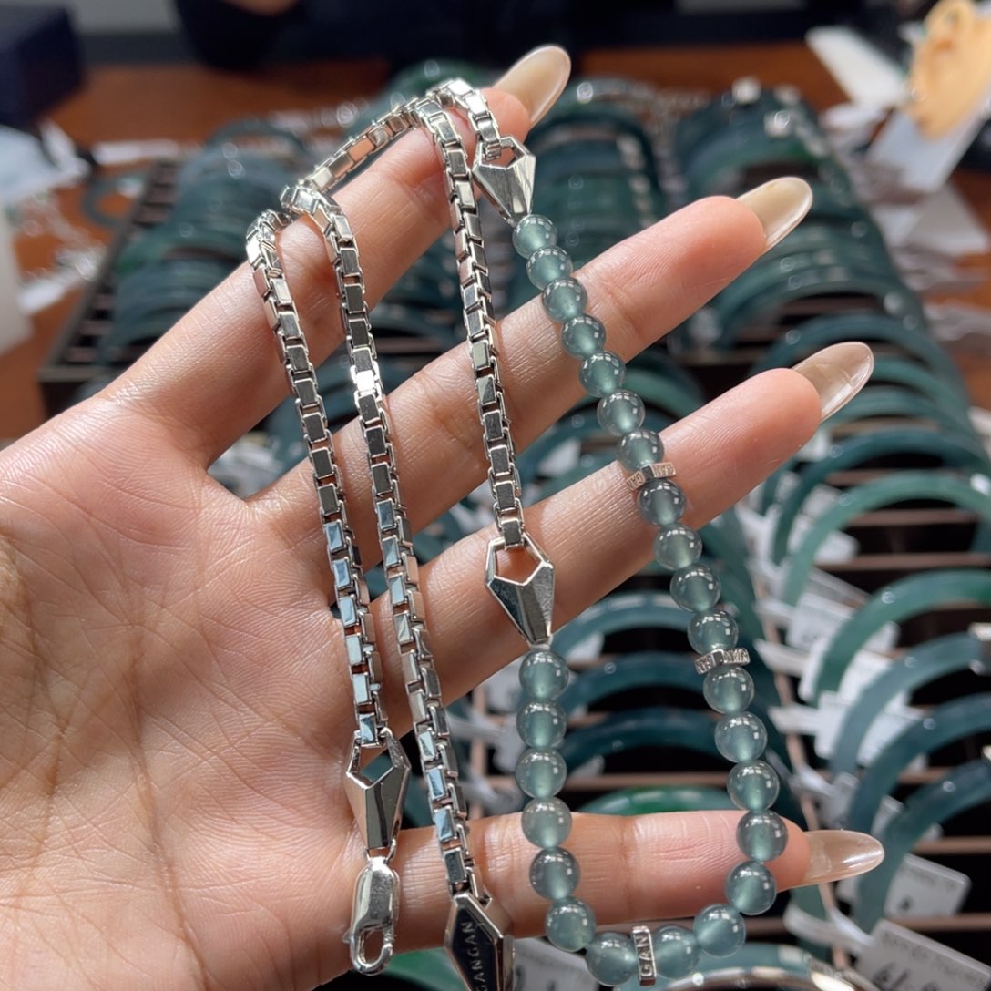 翡翠未镶嵌手镯项链