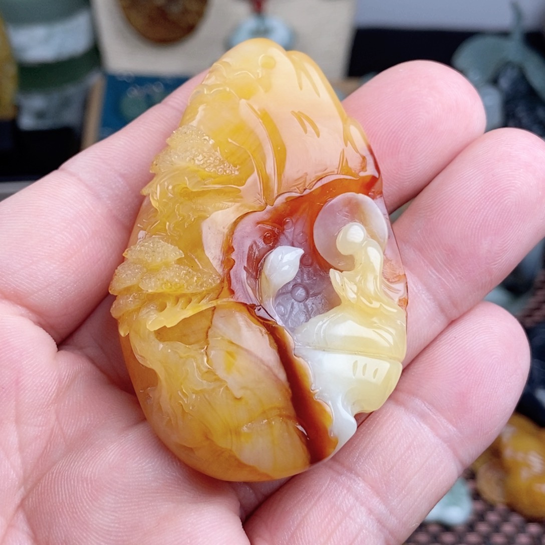 蛇纹石玉挂件未镶嵌