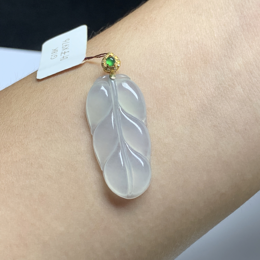 天然缅甸A货翡翠 18k金镶嵌白冰起胶叶子 39×15.8×3.9