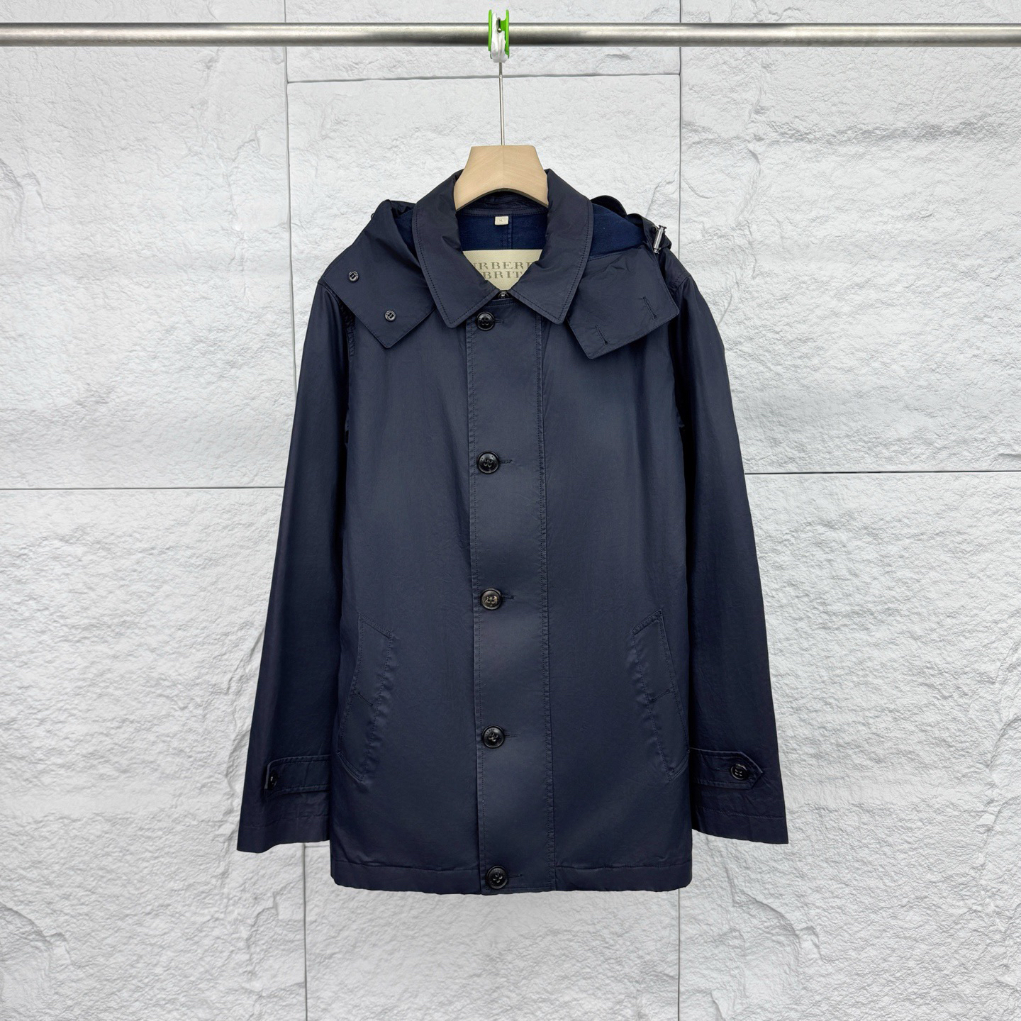 99新 BURBERRY/博柏利 XL码/纯色纽扣翻领连帽外套/17005303
