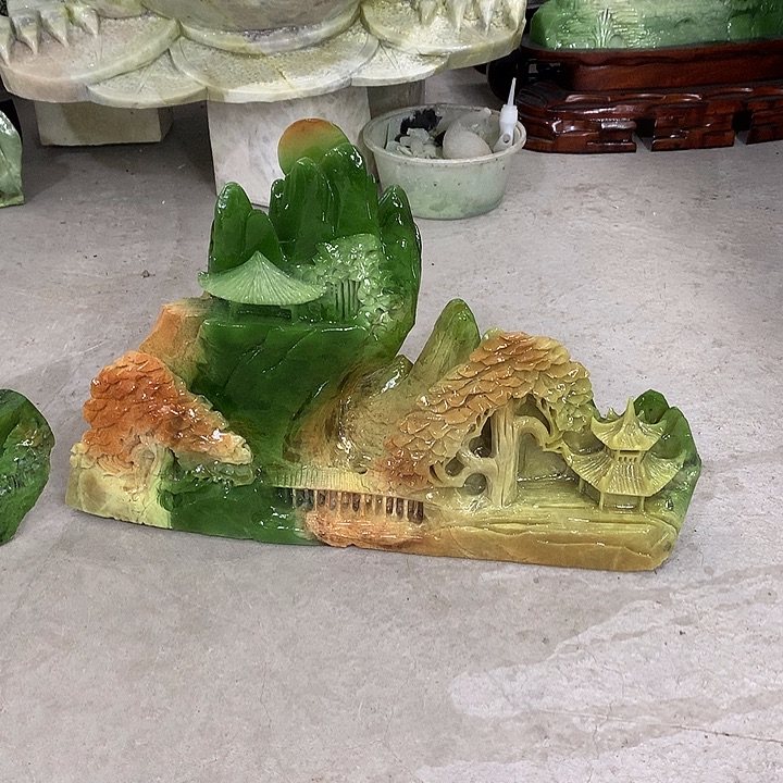 莉***斯玉手工制作玉石摆件