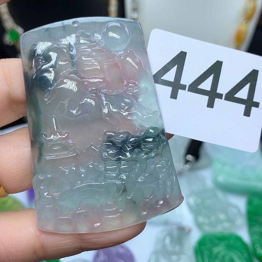翡翠吊坠(赠链)未镶嵌
