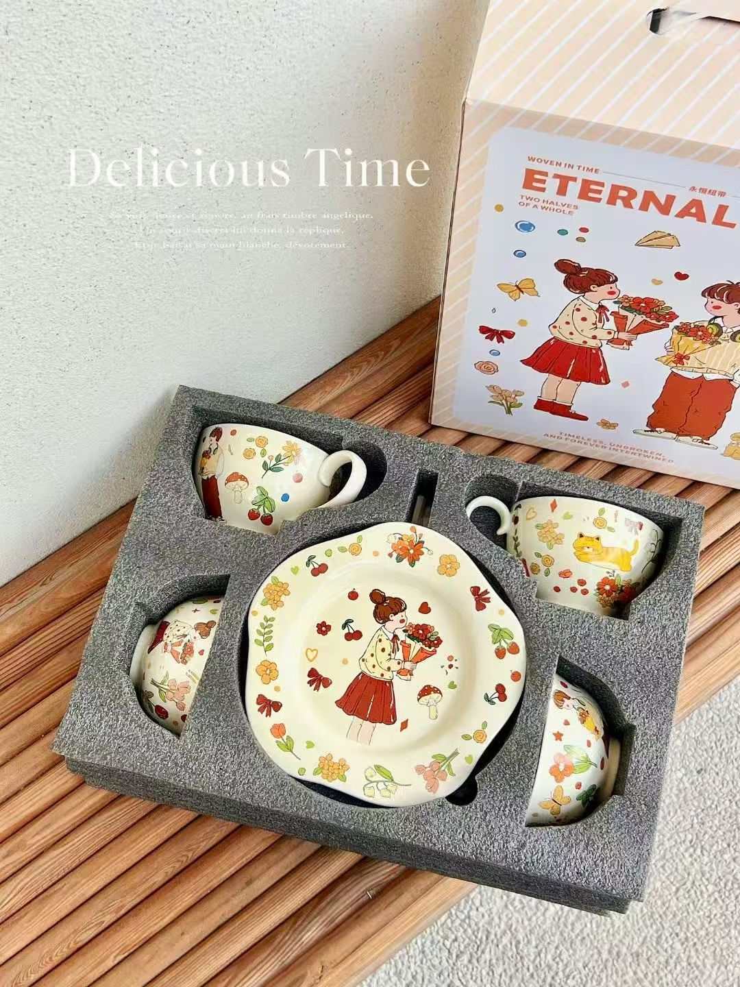 女孩手捧花餐具碟筷餐具结婚送闺蜜新人订婚新婚实用礼物