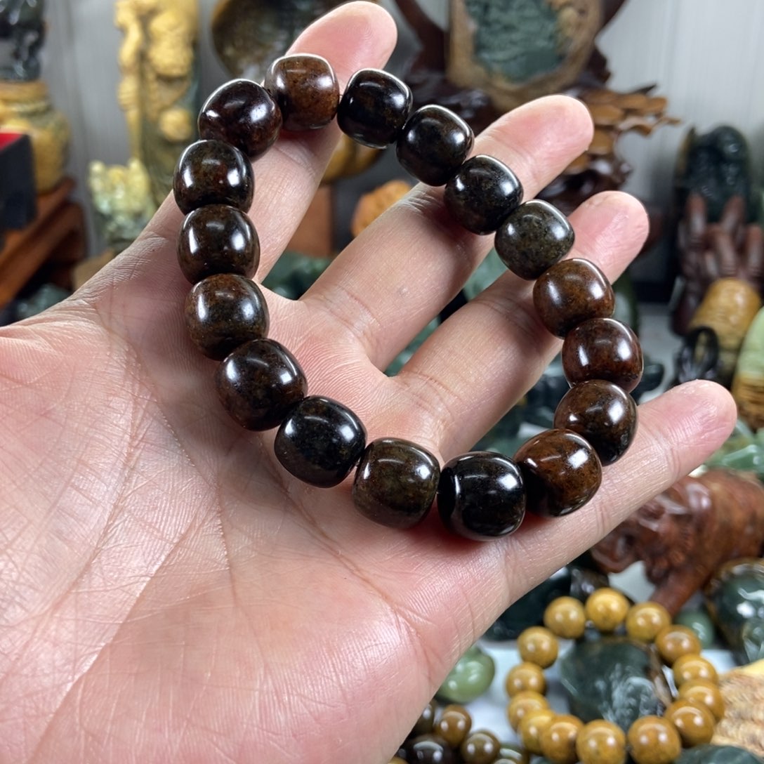 岫岩河磨玉（透闪石质玉）未镶嵌把件