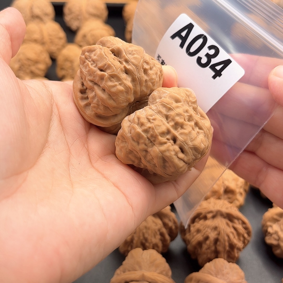 文玩核桃把件没***字蛙蛙精品40度42