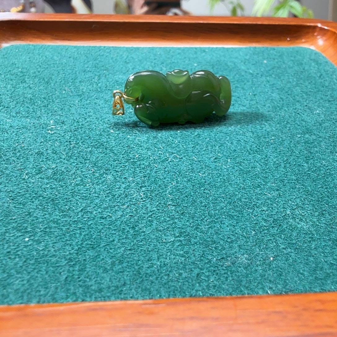 和田玉18K金镶嵌颈饰