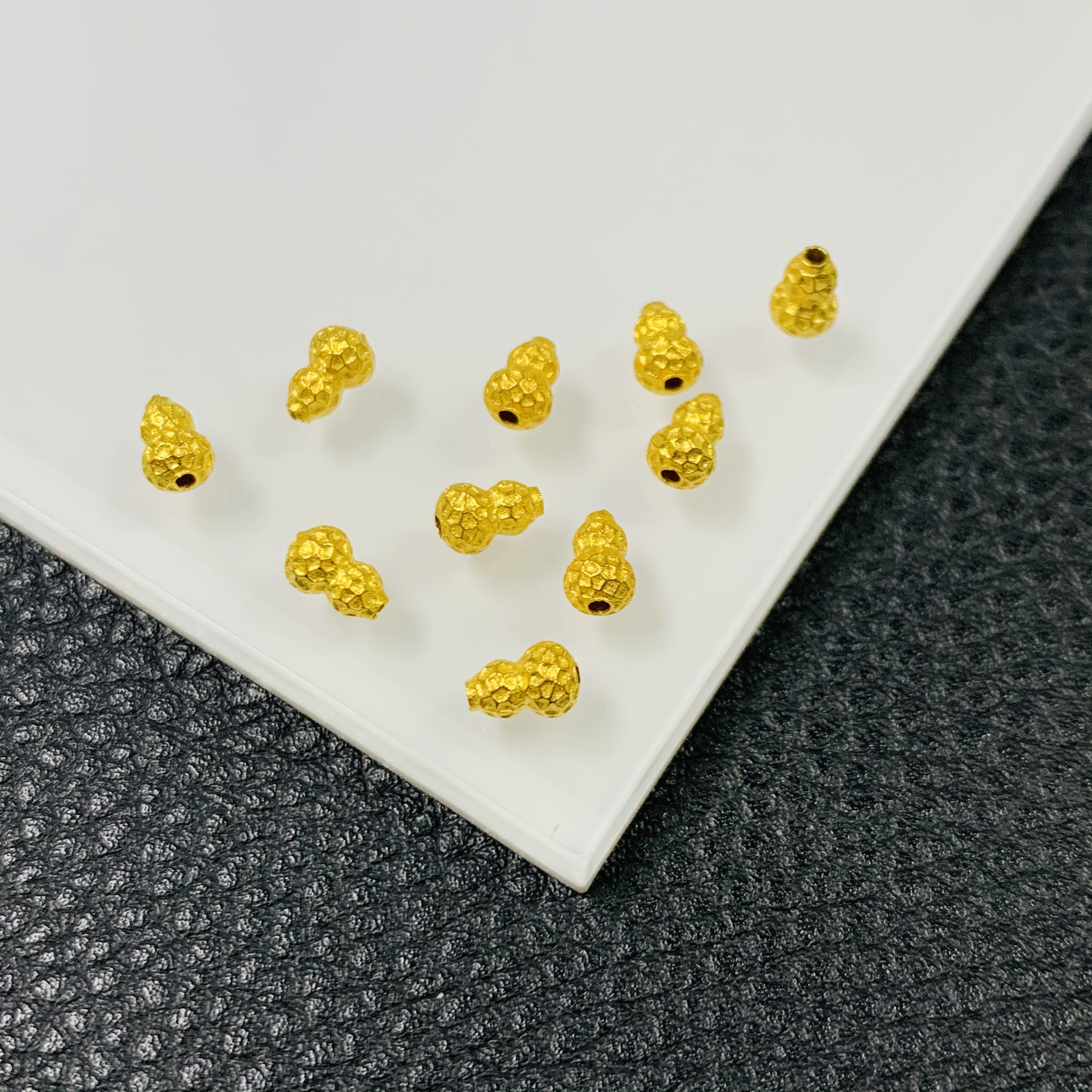 「戴琴珠宝」YZ4598-18K金5mm左右葫芦配件-XZZ（多样性发其一）