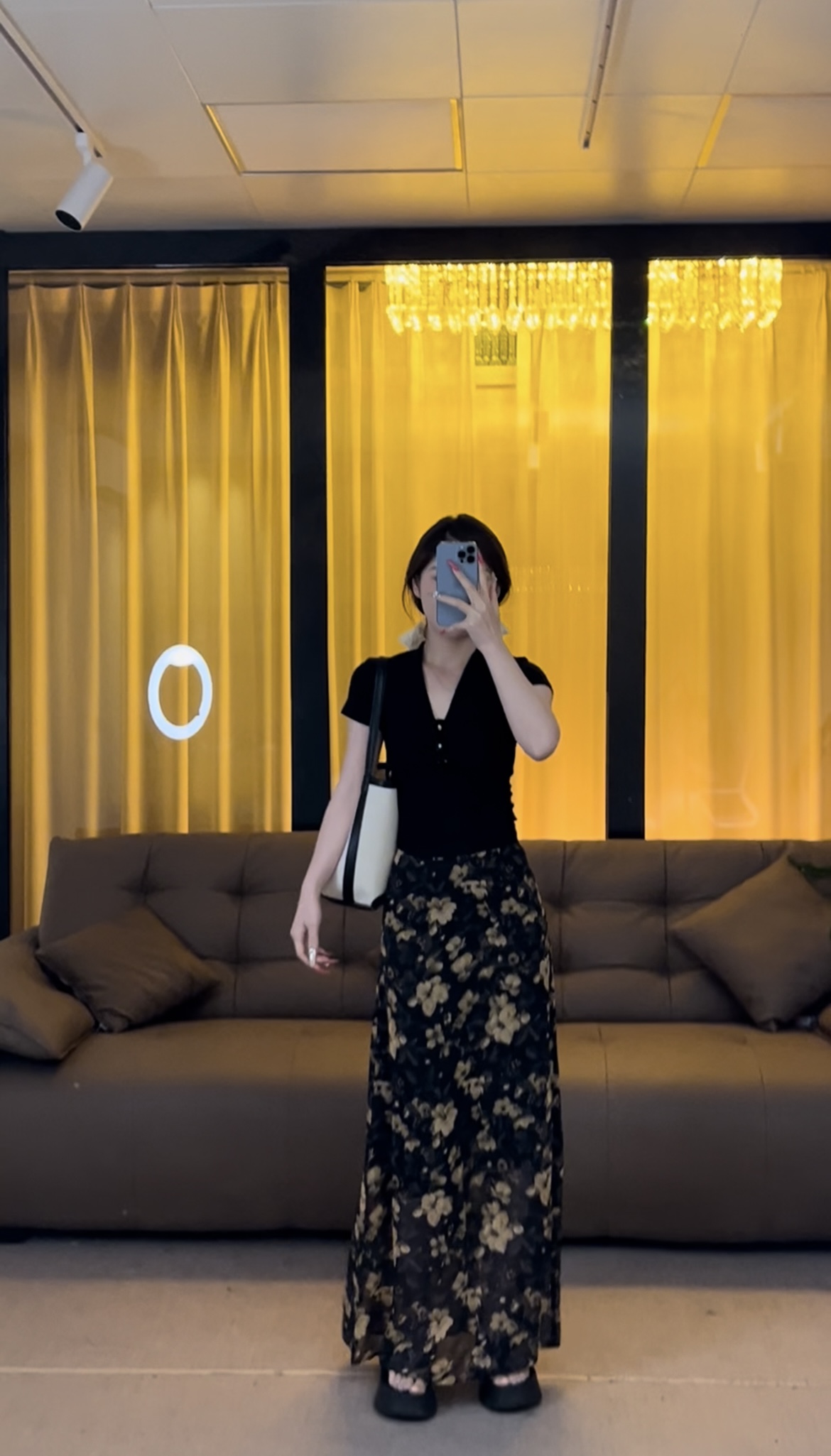 【山茶花】2025夏季新款黑色百搭上衣+A字高腰显瘦气质碎花半身裙