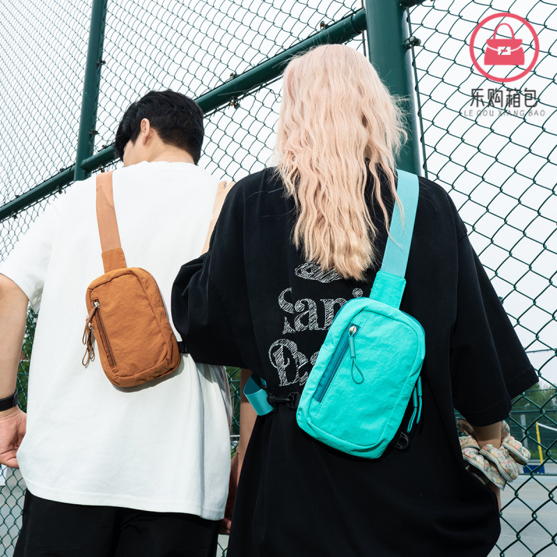 尼龙包包女春夏2025新款小众运动风斜挎包韩版潮流高级感胸包