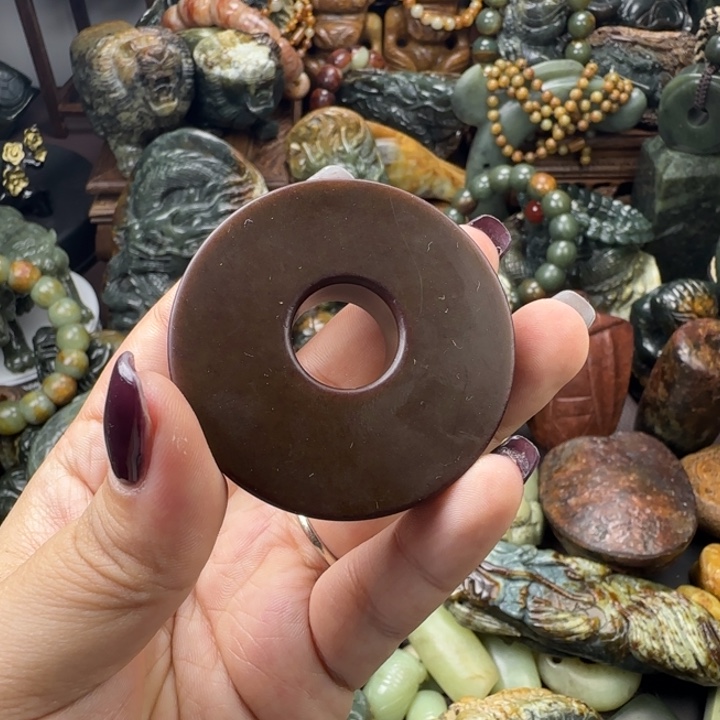 透闪石质玉未镶嵌珠宝奇石