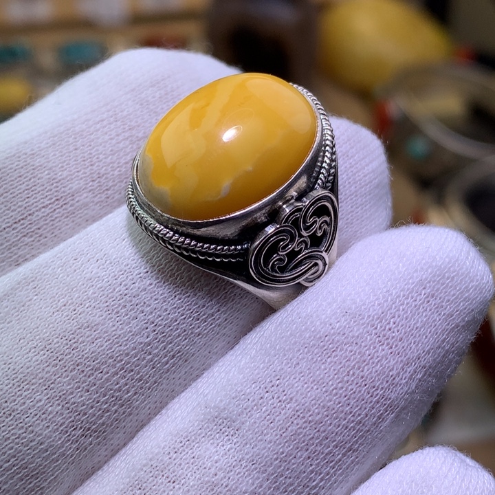 蜜蜡足银镶嵌戒指