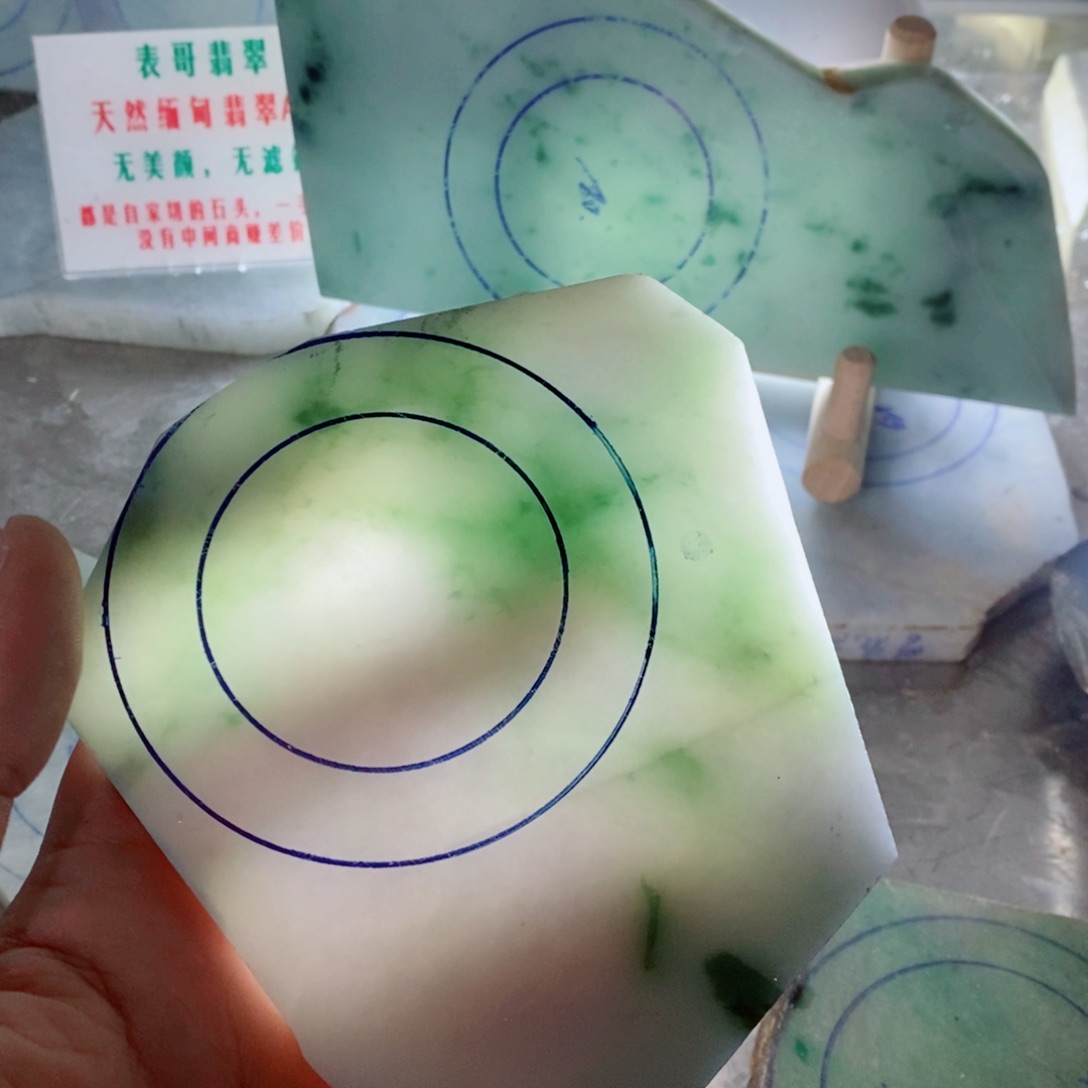 未镶嵌手镯定制翡翠何*