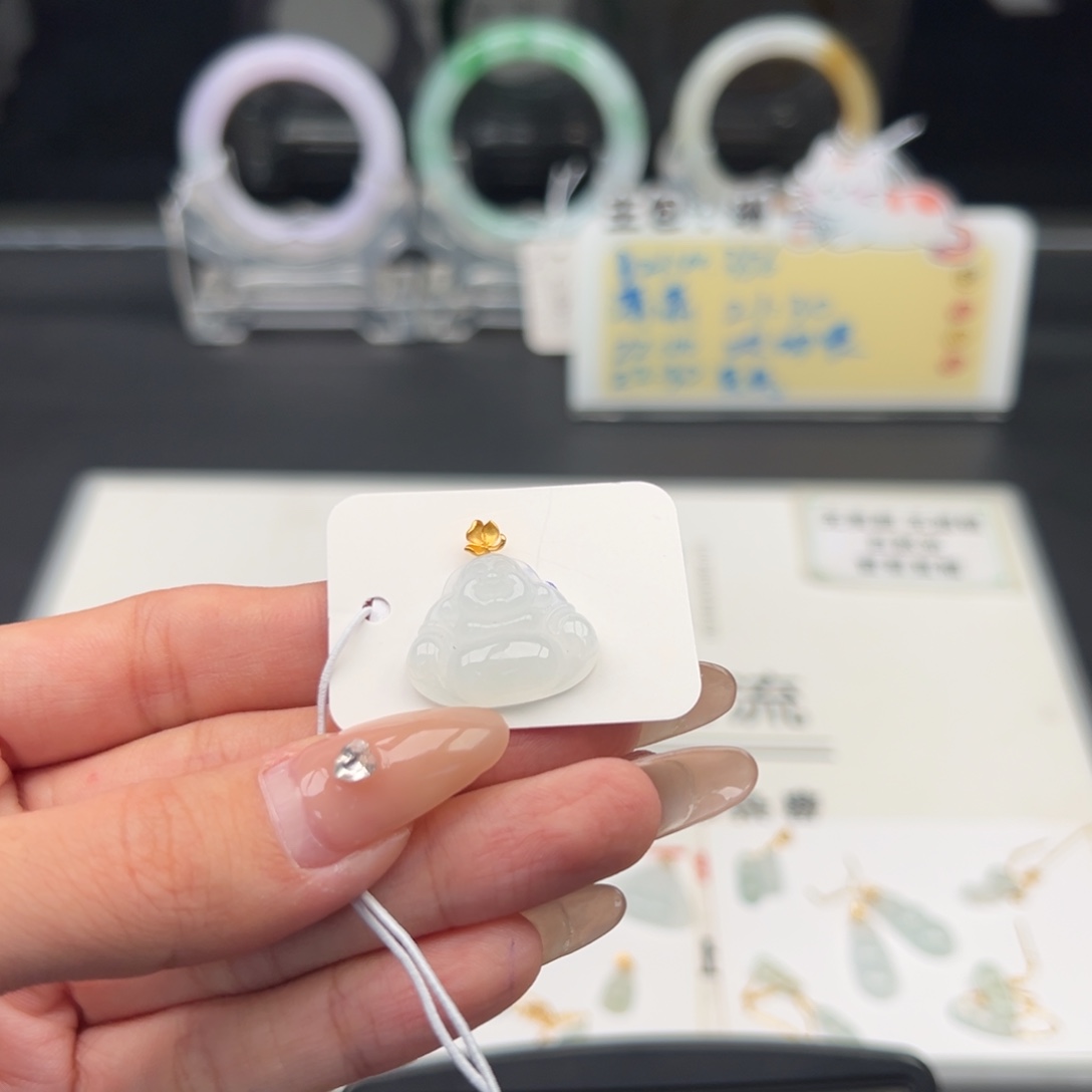 颈饰18K金镶嵌翡翠