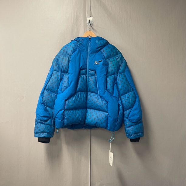 99新 LouisVuitton/路易威登 蓝色老花满印连帽羽绒服 50码 #8130