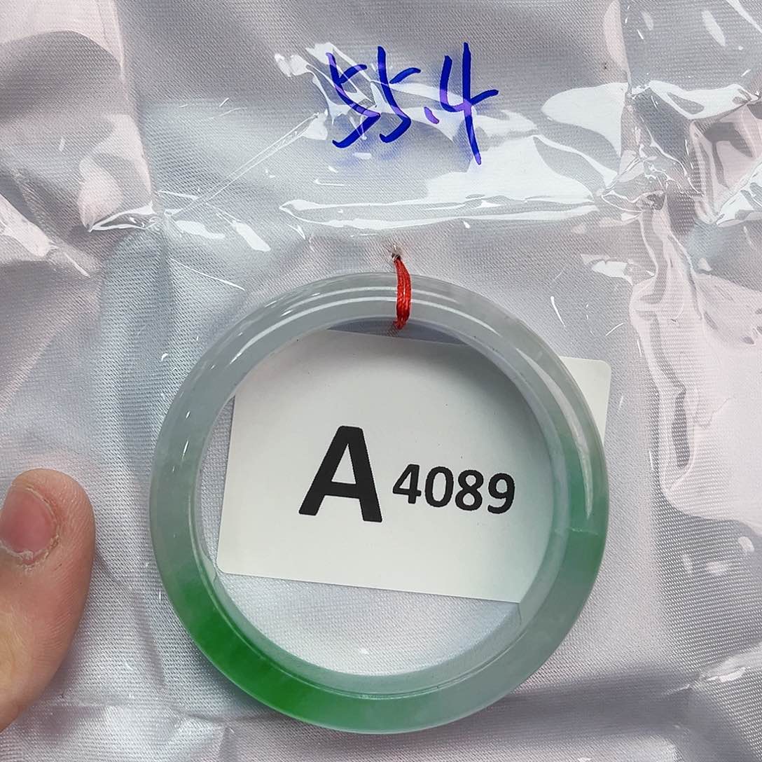 翡翠手镯未镶嵌多样性