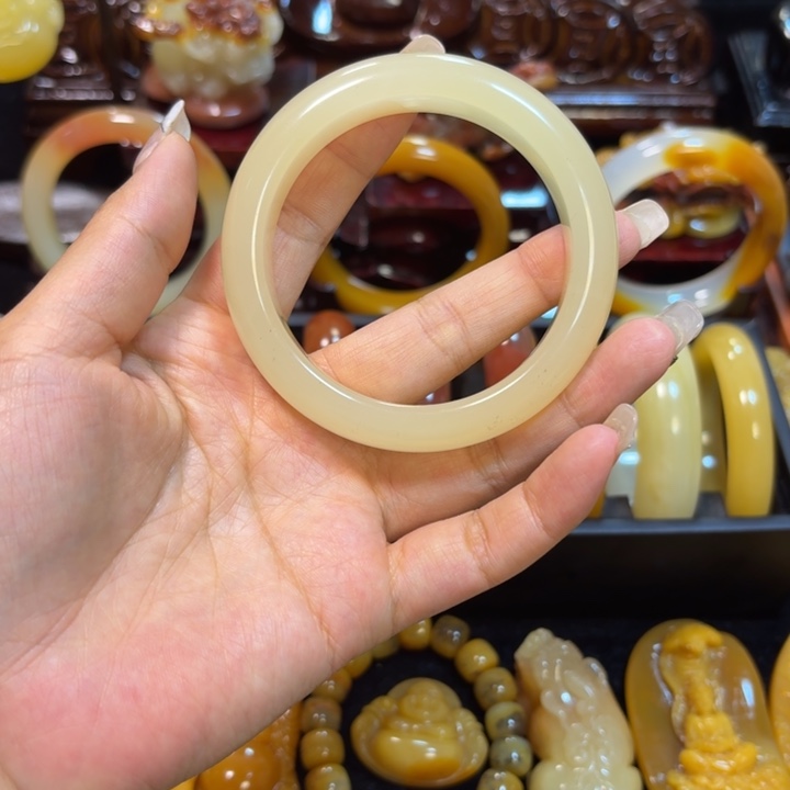 石英质玉（黄龙玉）未镶嵌手镯59.1圈口