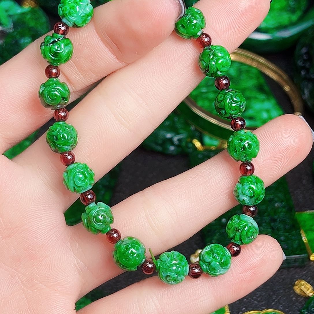 颈饰未镶嵌翡翠多样性