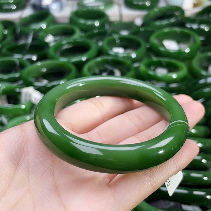未镶嵌手镯和田玉（碧玉）