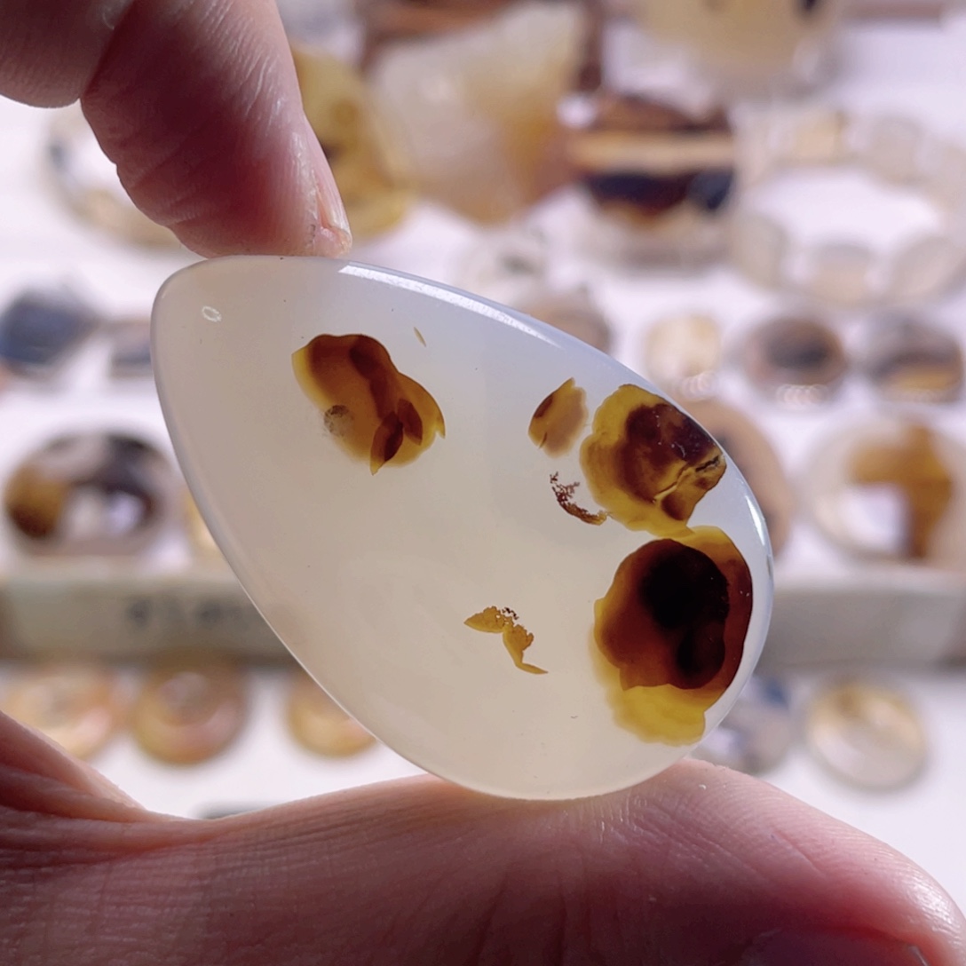 玛瑙/玉髓未镶嵌珠宝奇石