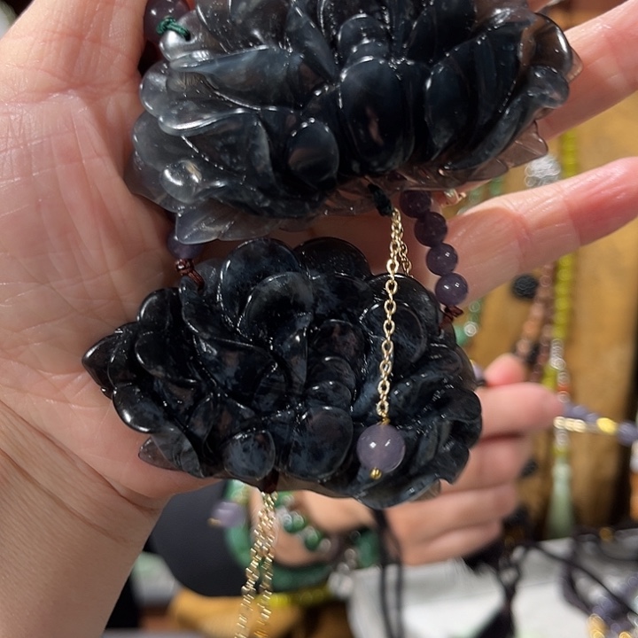 颈饰未镶嵌和田玉