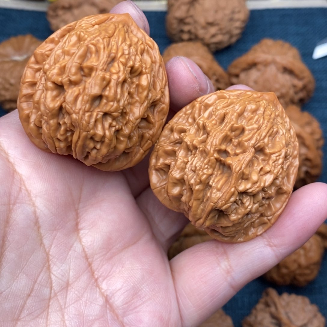 文玩核桃把件39.8麦穗虎头