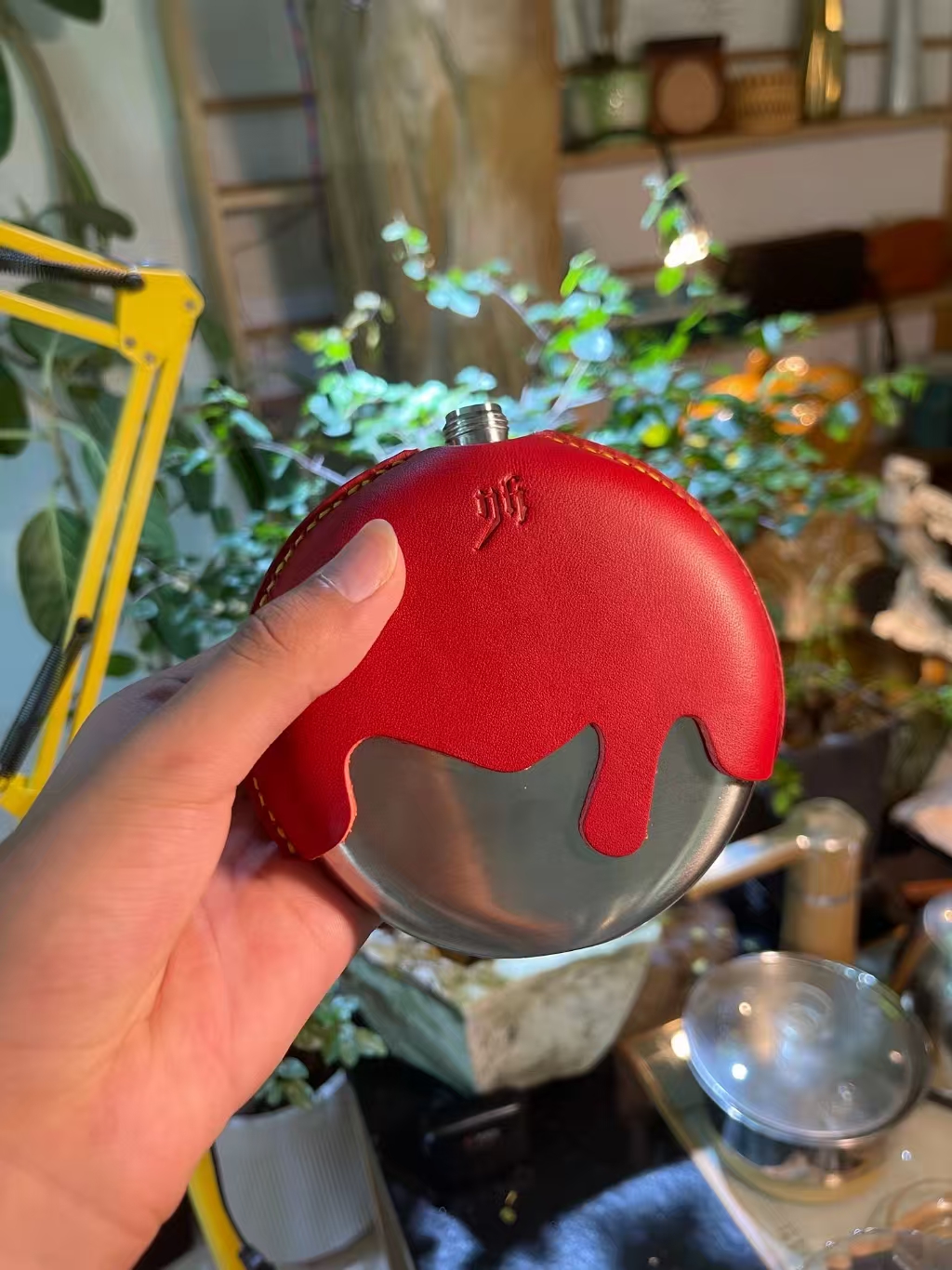 酒红色创意半色便携时尚复古酒壶