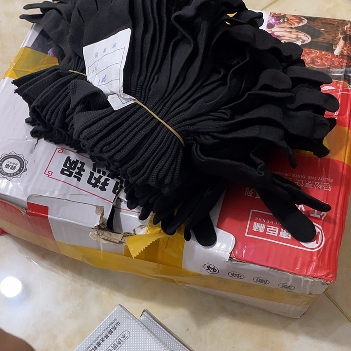 手套三个一单颜色随机