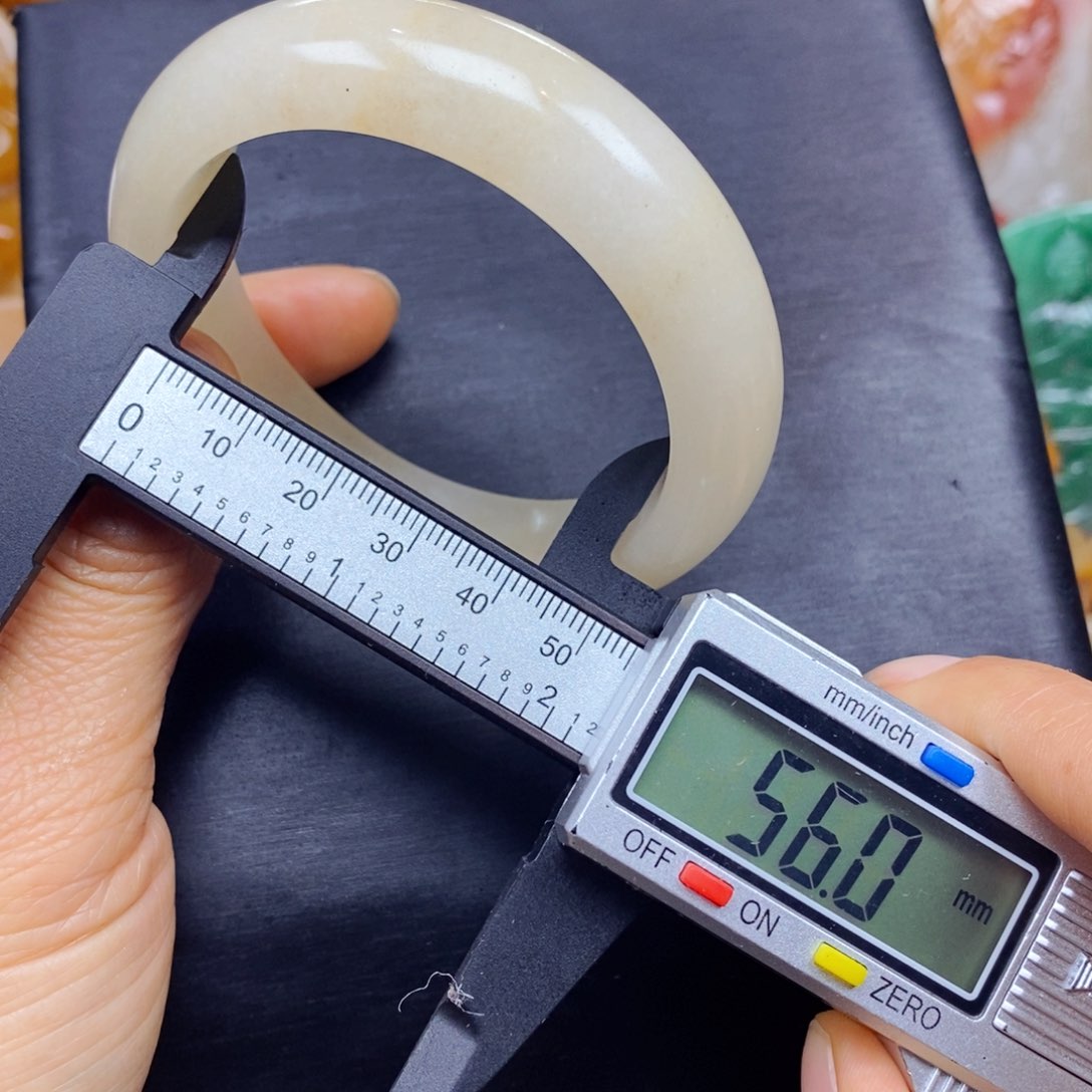 石英质玉颈饰未镶嵌