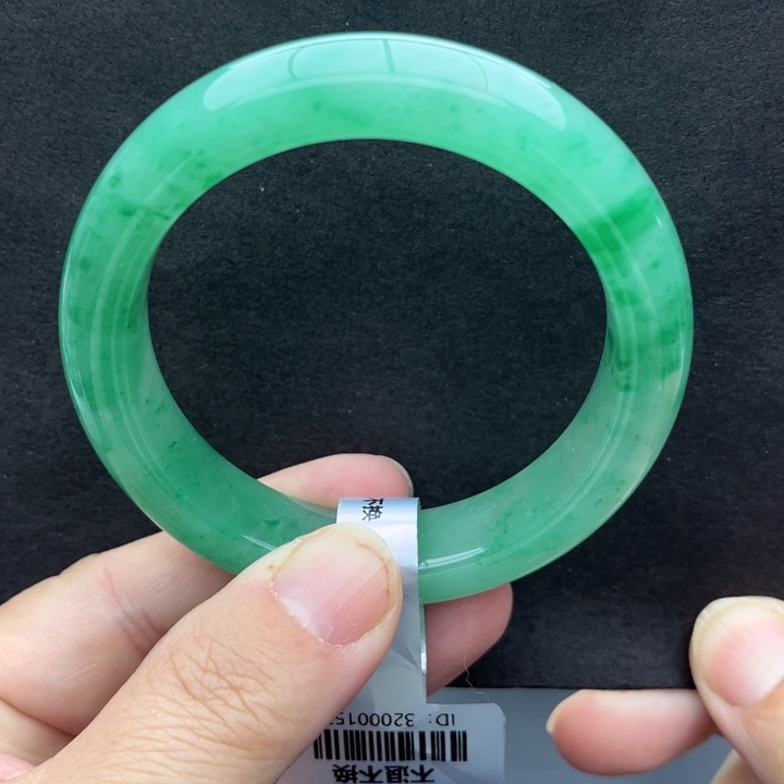 石英质玉未镶嵌手镯53/54