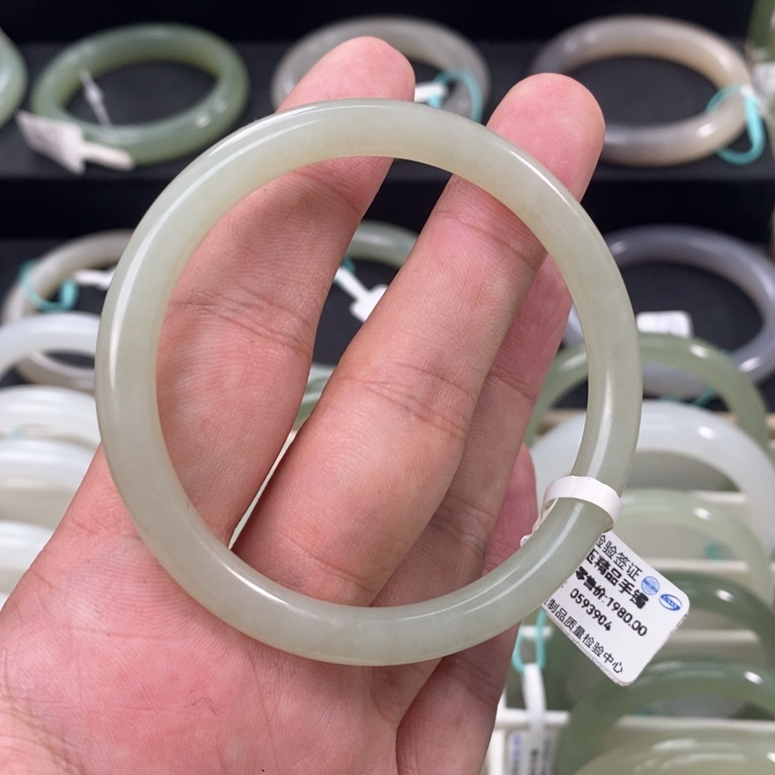 和田玉手镯未镶嵌5354