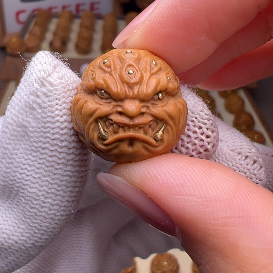 把件猴头核桃镶嵌款九目獠牙全品有正常封口线