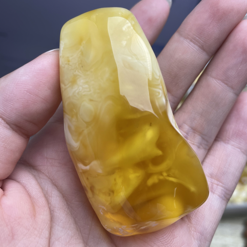 俄料金白溶洞蜜蜡随型