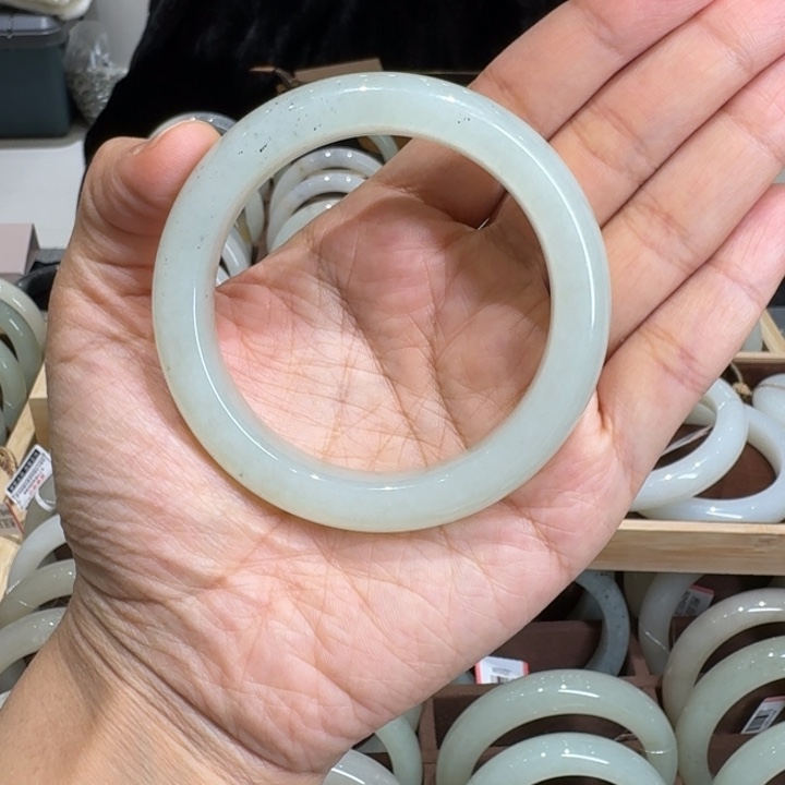 懒***版和田玉（糖玉）未镶嵌手镯