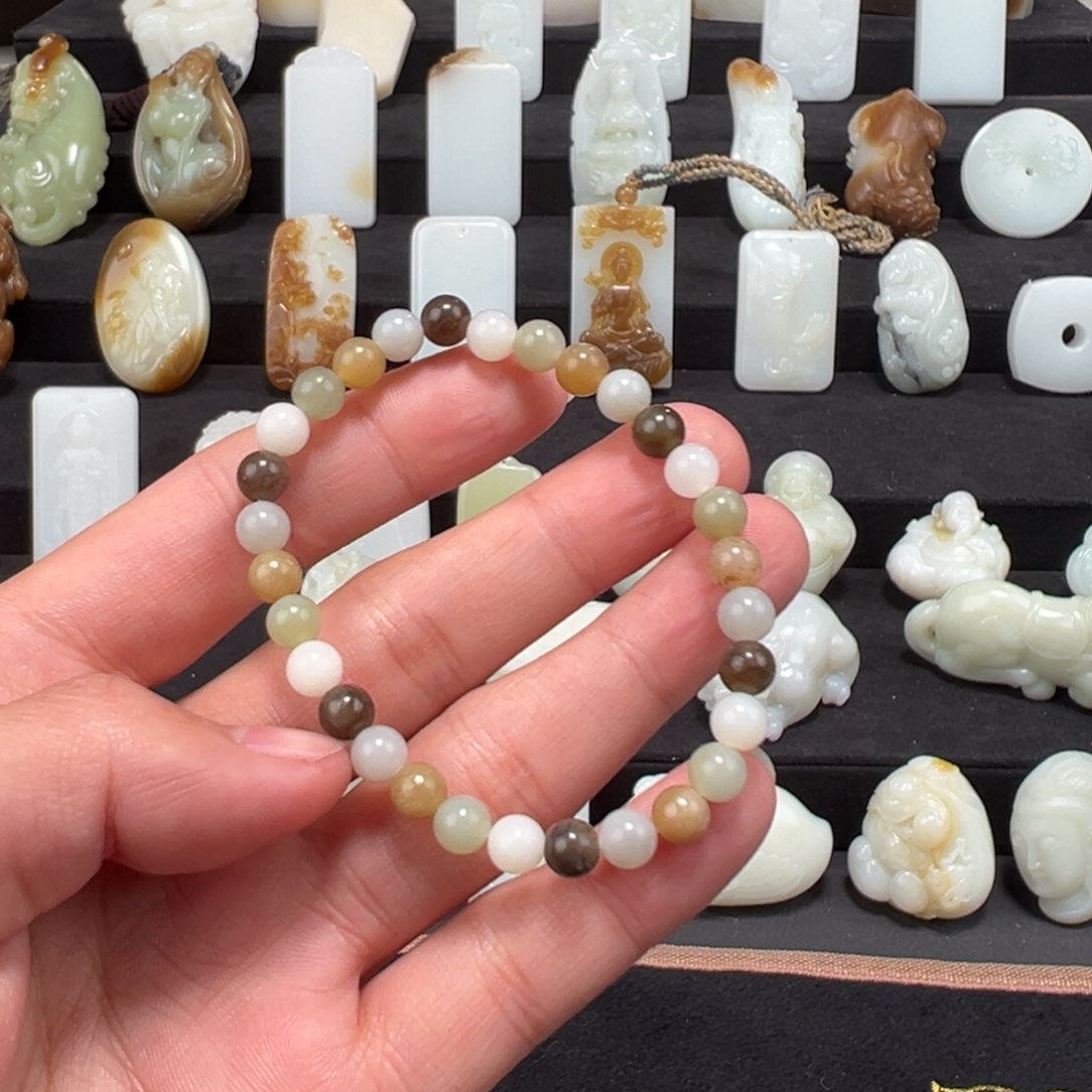 和田玉颈饰未镶嵌