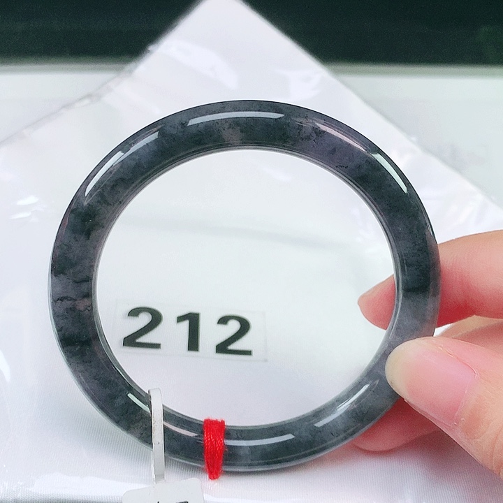 翡翠未镶嵌手镯（圆镯）翡翠手镯