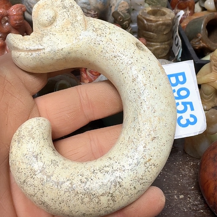 蛇纹石玉颈饰未镶嵌