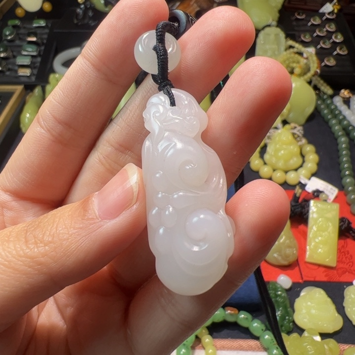 和田玉颈饰未镶嵌