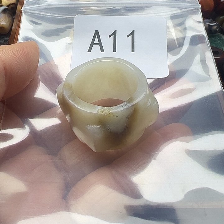 波***点玛瑙/玉髓未镶嵌手链