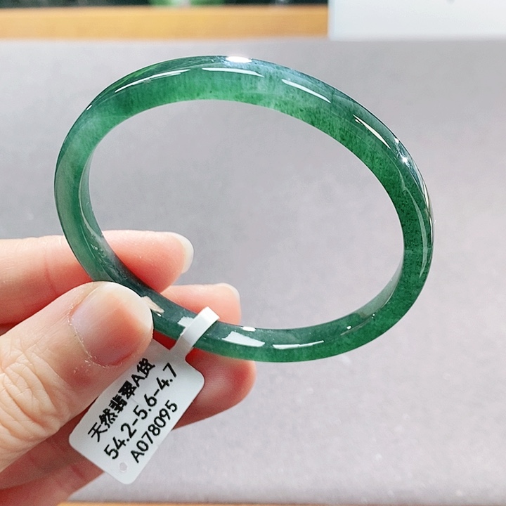 【闪购商品】翡翠手镯（圆镯）未镶嵌